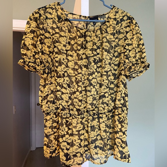 Who What Wear Sheer Peplum Top - Picture 4 of 6